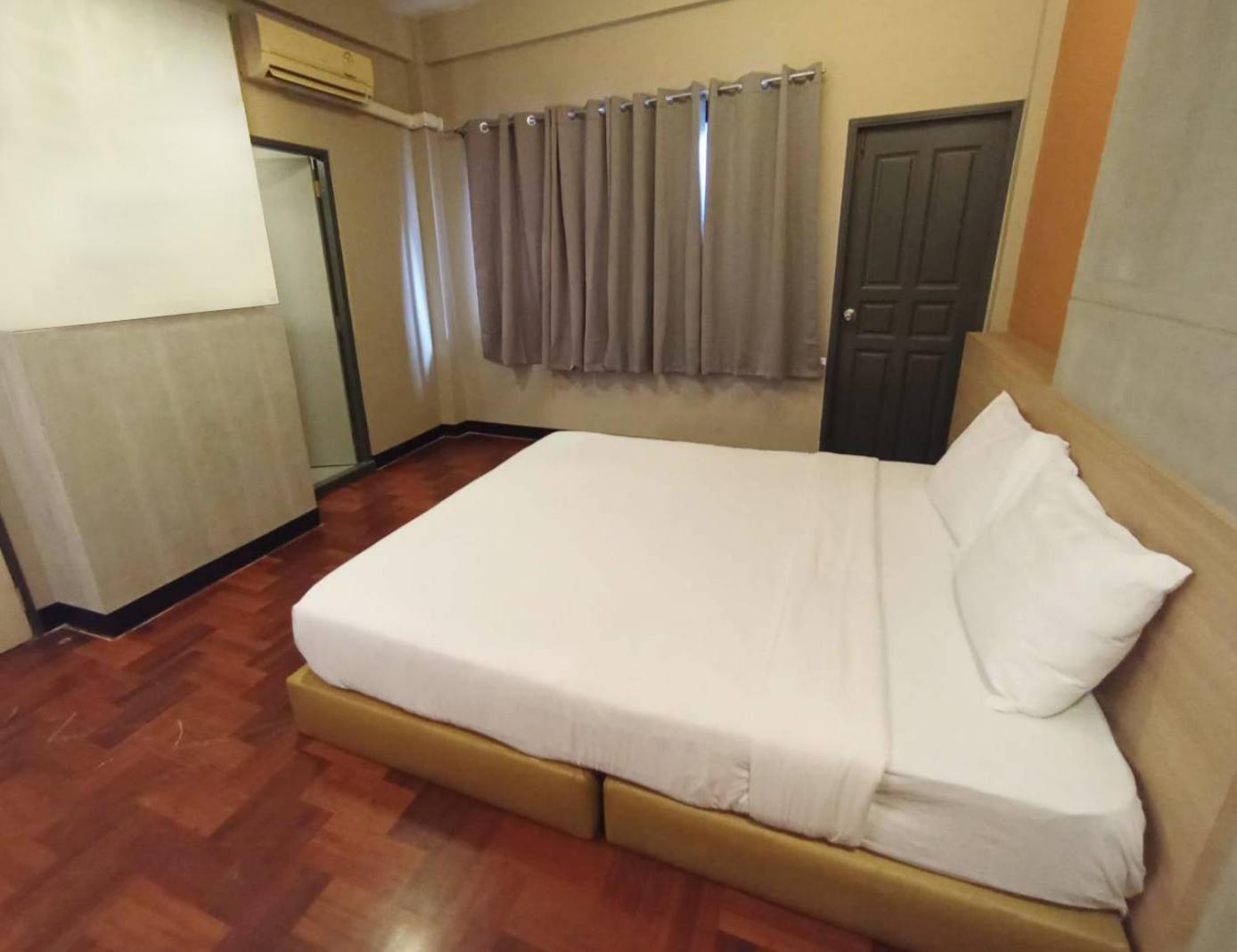 Go Inn Silom - Bts Saint Louis Bangkok Bagian luar foto