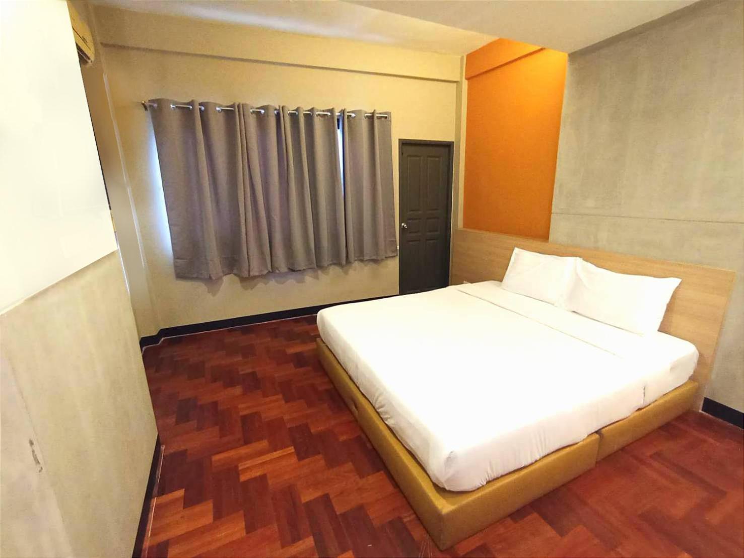 Go Inn Silom - Bts Saint Louis Bangkok Bagian luar foto